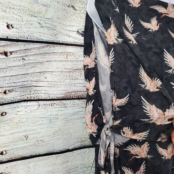 H&M Women's Crane Print Blouse Black Pink Bird Tie Sleeve Top US 2 Size 32 Visco - Picture 3 of 7